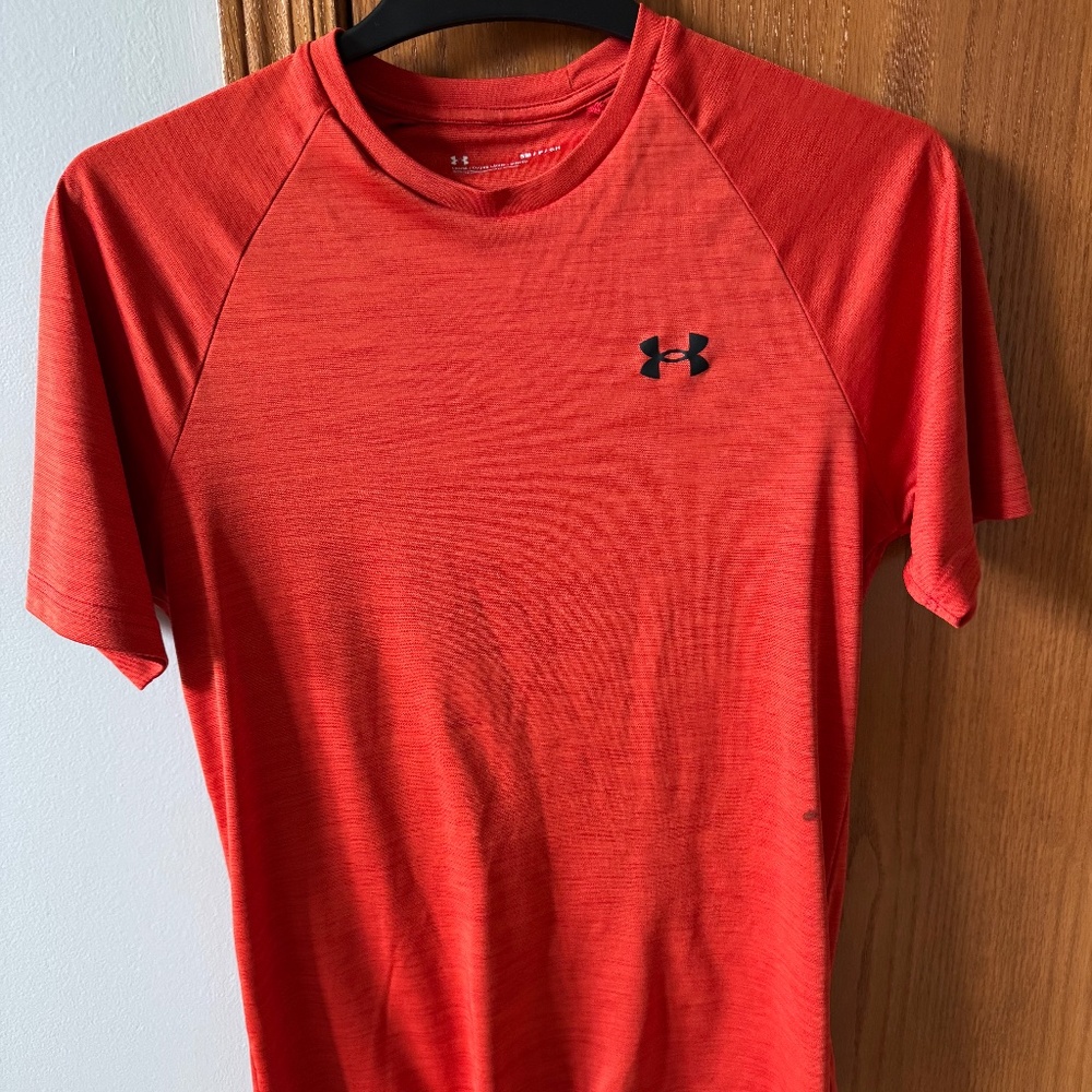 Under Armour Athletic Shirt Size Small